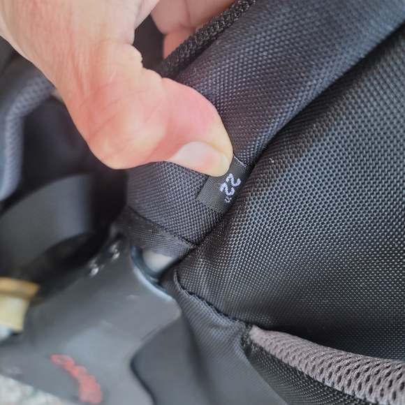 Osprey convertible weeled duffel - Picture 12 of 12